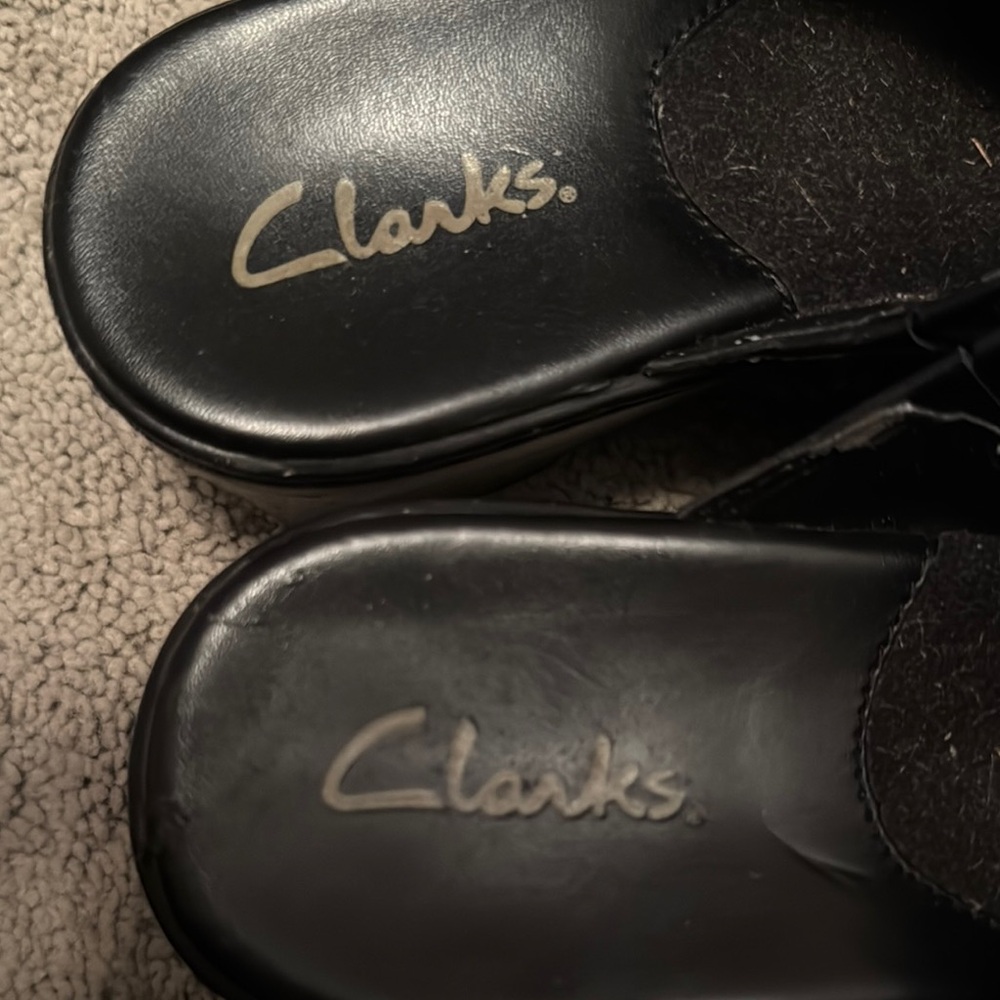 Clarks Black Leather Mules with Embossed Detailing - Picture 4 of 9